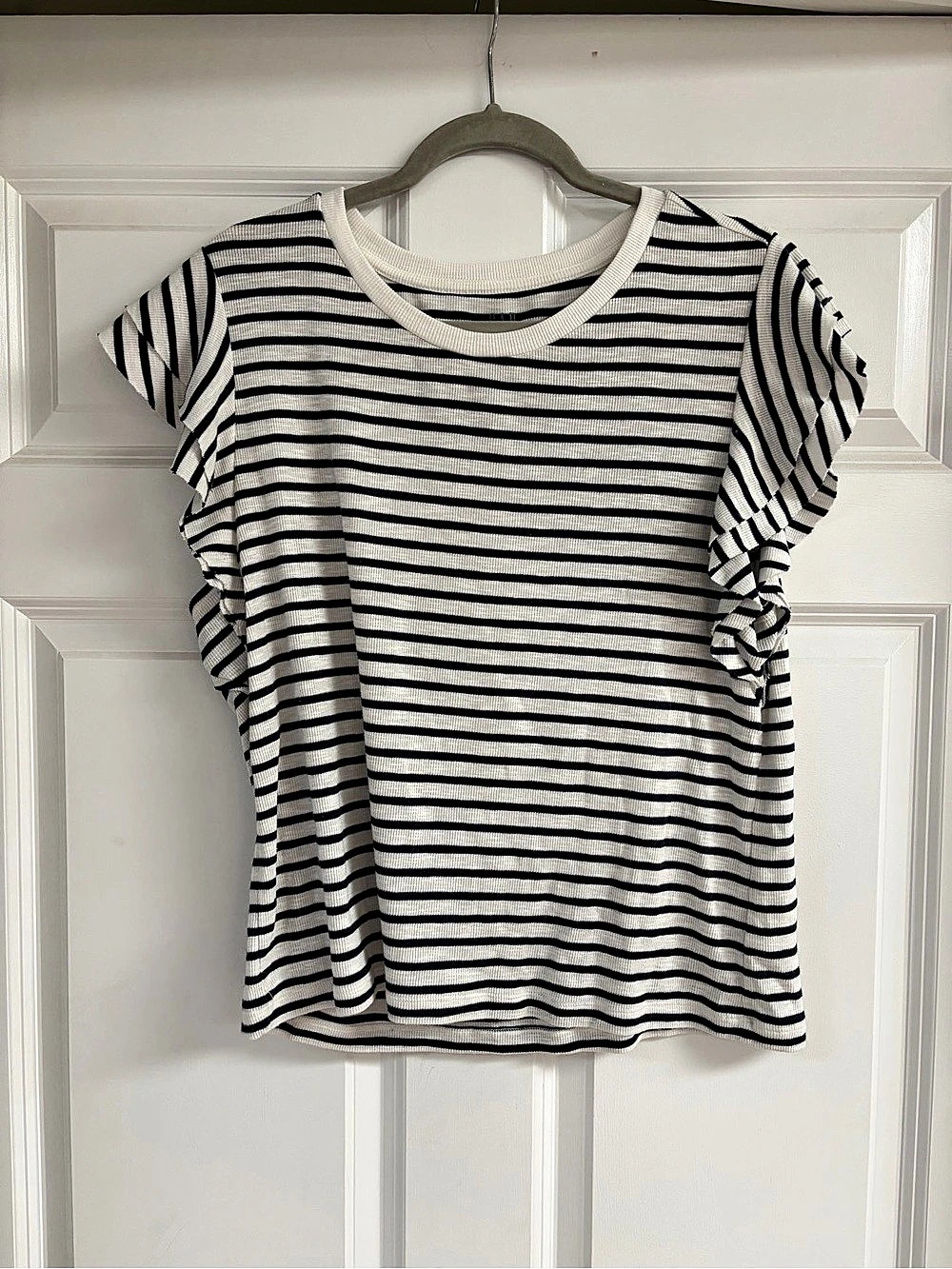 Gap Ribbed Flutter Sleeve T-Shirt - XL